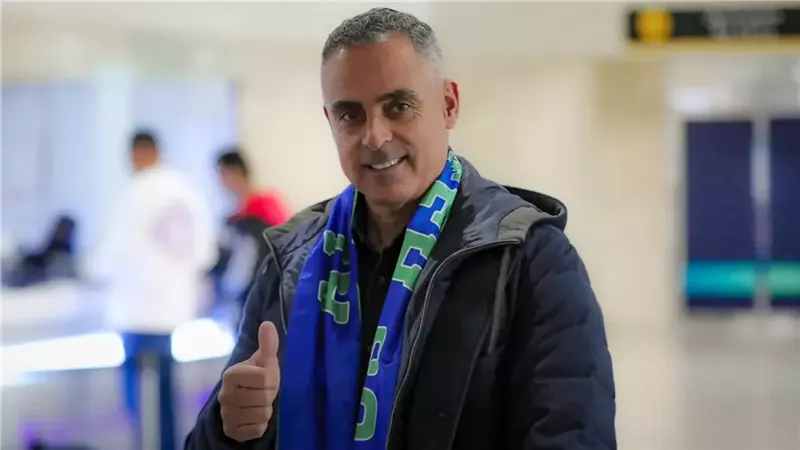 الخطيب يتمسك بالتعاقد مع جوميز.. وإقالة كولر خلال ساعات |خاص
