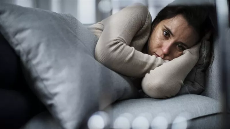  أمراض نفسية تصيب النساء دون الرجال.. وتقلبات مشاعر مع الهرمونات 