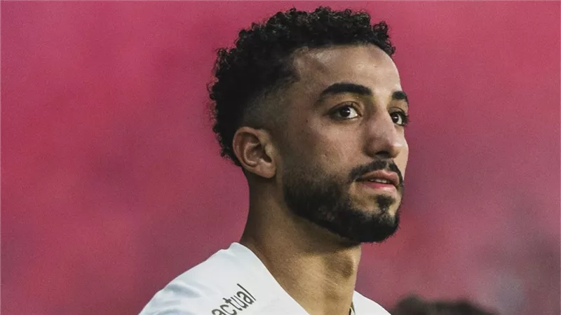 نيس الفرنسي يعلن إصابة عبد المنعم بقطع في الرباط الصليبي