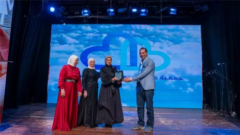 جمعية عطاء السماء تكرم رئيس البورصة المصرية ورئيس المركز القومي  البحوث 