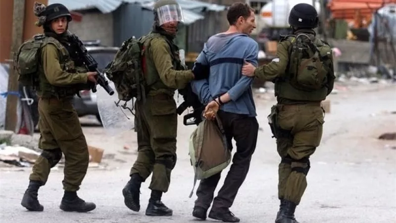 القوات الإسرائيلية تعتقل 75 فلسطينياً في الضفة الغربية خلال أسبوع