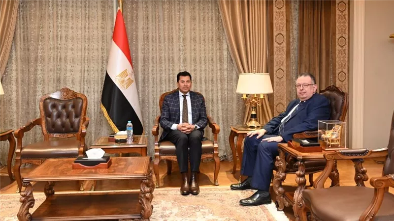 صبحي يلتقي علاء مشرف لدعمه قبل انتخابات الاتحاد الدولي لتنس الطاولة