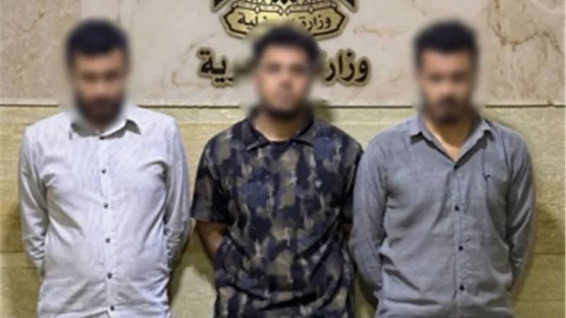 بسبب خلافات الجيرة.. 3 أشخاص يقتحمون منزل أسرة مسنة بالعصي في سوهاج|تفاصيل