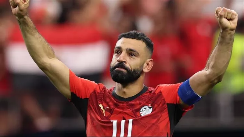 مالك نادي الخلود يثير الجدل بتعليق ساخر على انتقال صلاح إلى طرابزون
