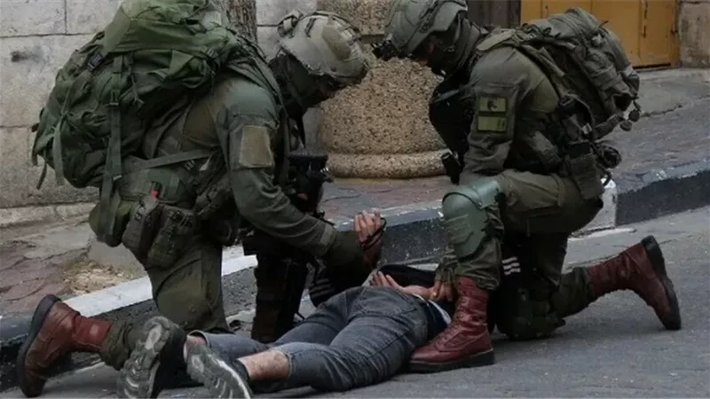 مستوطنون يقطعون الكهرباء عن جنوب نابلس والاحتلال يعتقل 5 فلسطينيين بالضفة