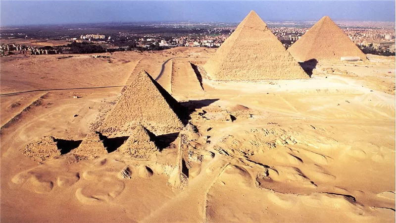 مصر تؤسس نيفيرا لتطوير مشروع سياحي ضخم بجوار الأهرامات