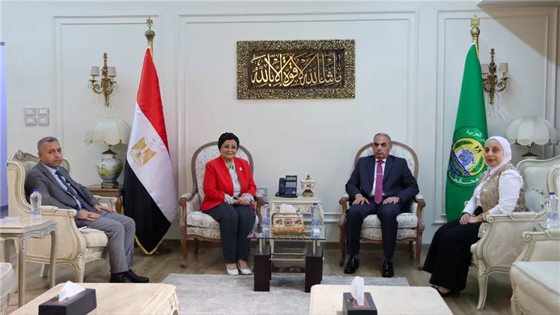 محافظ الإسماعيلية يستقبل نائب وزير الصحة ويترأسان اجتماع المجلس الإقليمي