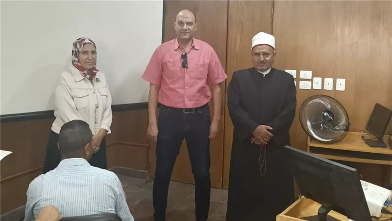 رئيس منطقة الإسماعيلية الأزهرية يتابع تدريب الذكاء الاصطناعي للمعلمين