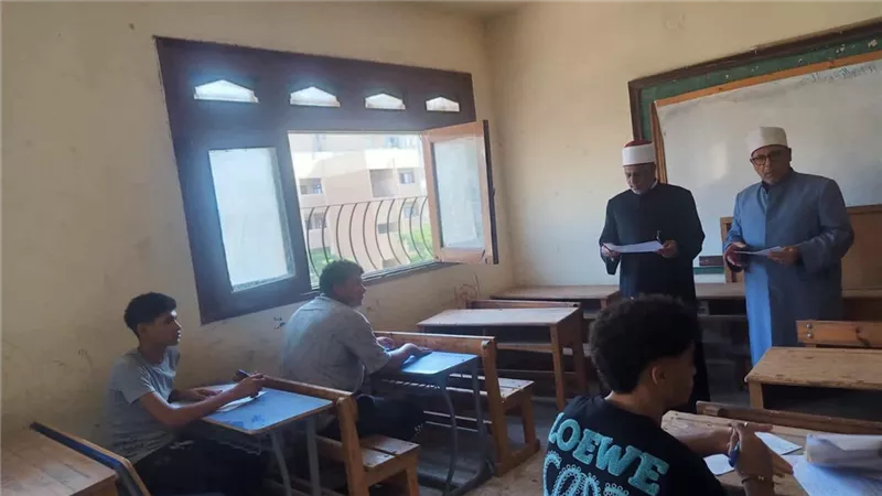 طلاب الثانوية الأزهرية يستعدون لامتحانات الدور الثاني.. الجداول النهائية