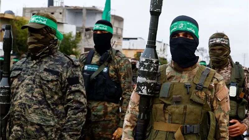 إعلام عبري: مجلس السلام يدرس صرف مكافآت لحماس مقابل تسلم السلاح