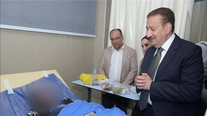 محافظ بورسعيد يصرف مكافأة 50 ألف جنيه لتمريض وحدة الغسيل الكلوي بمستشفى بورفؤاد