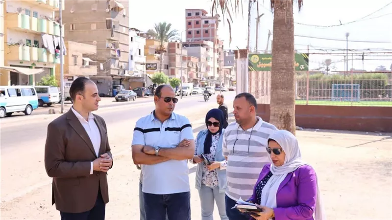نائب محافظ دمياط يعاين مواقع لإنشاء أسواق ومواقف جديدة ضمن حياة كريمة