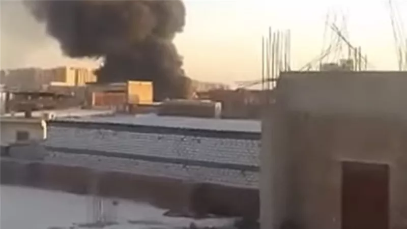 حريق هائل بمصنع تنر في الإسكندرية والحماية المدنية تدفع بـ15 سيارة إطفاء