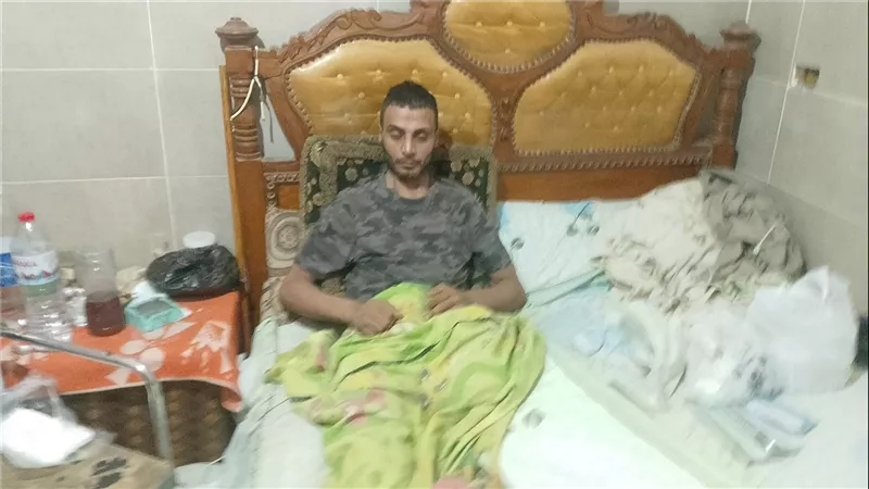 «فقد والديه ثم ساقيه» مأساة زكريا بدأت باليُتم وانتهت ببتر القدمين