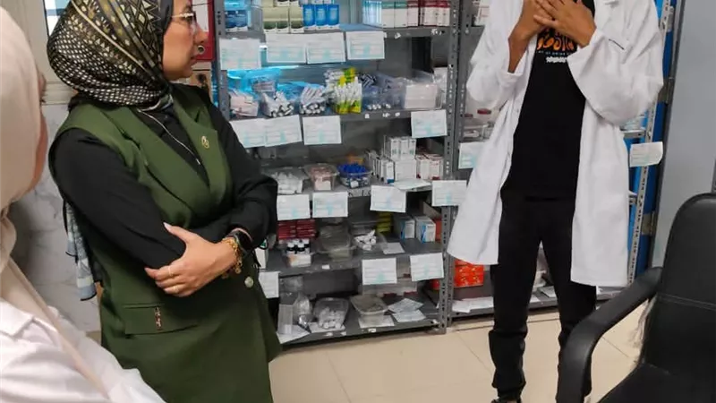 مدير إدارة الرعاية الأولية تتفقد وحدة طب أسرة الأمل بالسويس لمتابعة الخدمة