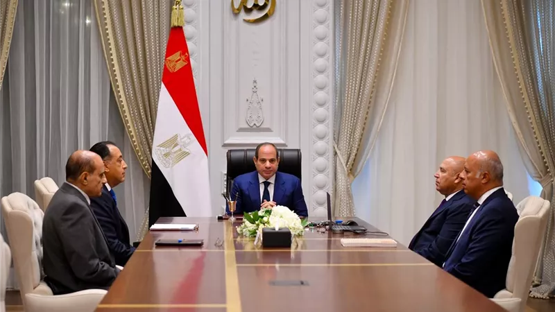 الرئيس السيسي يوجه بسرعة استكمال مشروعات النقل الجماعي وتطوير شبكة الطرق