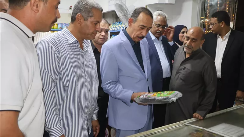 محافظ سوهاج يتفقد منفذ 