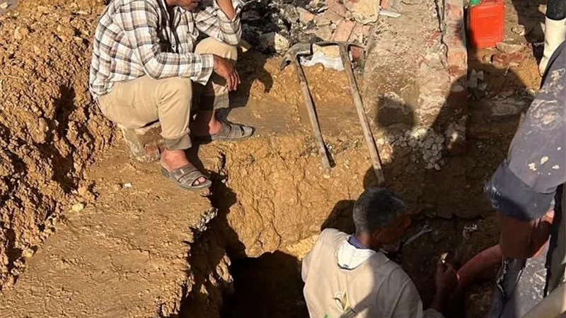 حي فيصل يستجيب لبلاغات المواطنين ويصلح كسري خطي مياه بحيي الحجاز والرياض