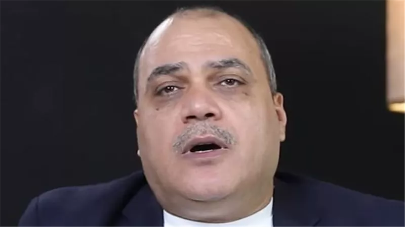محمد الباز يكشف سر صور مرسي في أكفان قتلى أحداث الحرس الجمهوري 