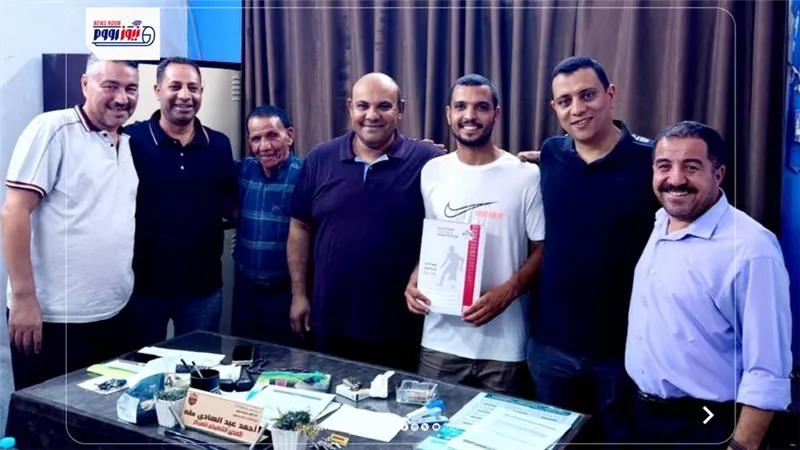 أحمد عمر يجدد تعاقده مع مركز التنمية الشبابية بمدينة ملوي لدعم طموحات الفريق 