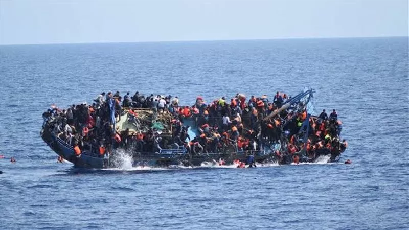 مصرع 3 أشخاص وإصابة 19 آخرين في غرق مركب هجرة غير شرعية قبالة سواحل الإسكندرية
