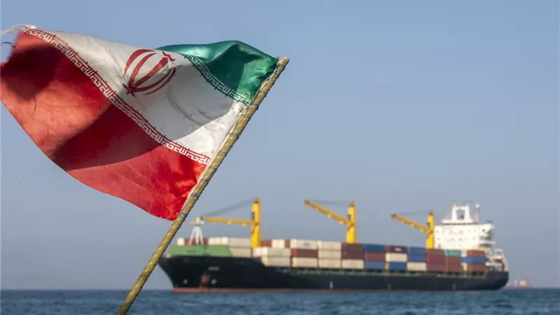 إيران تعلن ضبط سفينة وقود مهرب وتتهم واشنطن بارتكاب «جرائم حرب»