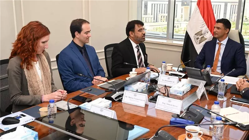 وزير الصناعة يبحث إنشاء مصنع حراريات بمصر بالشراكة مع RHI Magnesita النمساوية