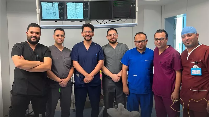 فريق جراحة الأوعية الدموية بمجمع السويس الطبي ينجح في إنقاذ مريض من بتر الطرفي