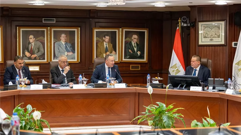  وزير التعليم العالي يبحث مستجدات منحة علماء المستقبل استعدادًا لقبول طلاب جدد
