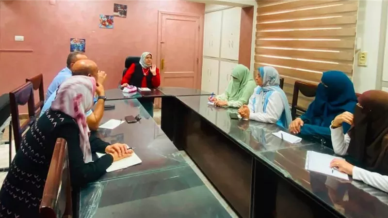 وكيل تعليم السويس تتابع الاستعدادات للعام الدراسي الجديد وتوجه بسرعة سد العجز 