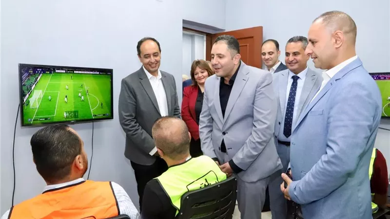 محافظ دمياط وصندوق مكافحة الإدمان يتفقدان معرض منتجات المتعافين المصنوعة  