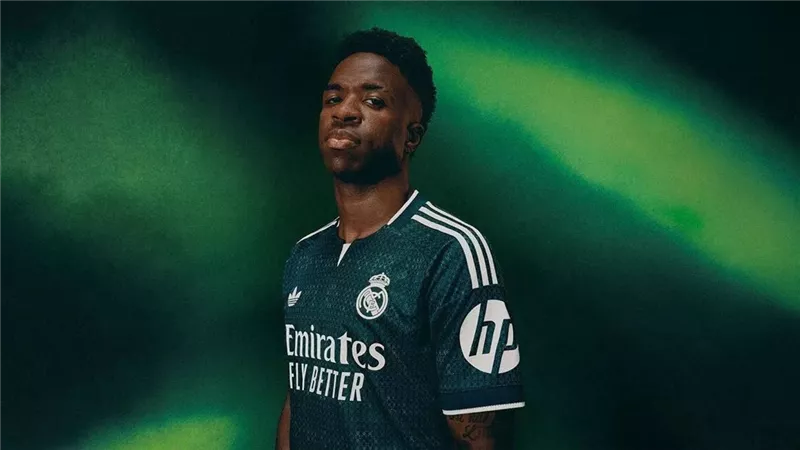 اجتماع حاسم غدًا في ريال مدريد لحسم مستقبل فينسيوس جونيور