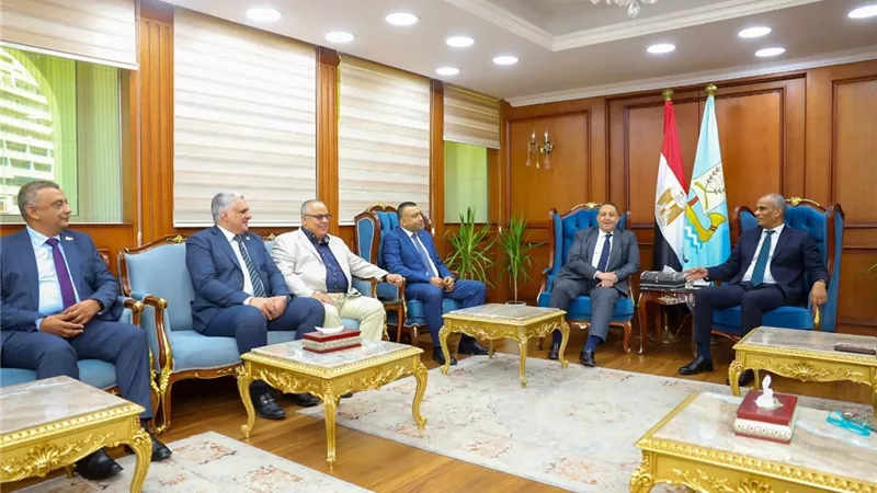 نقيب المهندسين ومحافظ كفرالشيخ يبحثان توظيف الخبرات الهندسية لخدمة مشروعات