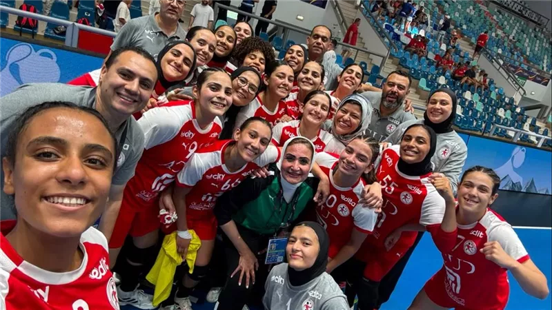وزير الشباب والرياضة يهنئ رئيس اتحاد اليد بالفوز علي الدنمارك ببطولة العالم