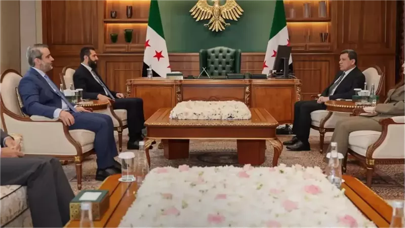 أحمد الشرع يبحث مع قائد 