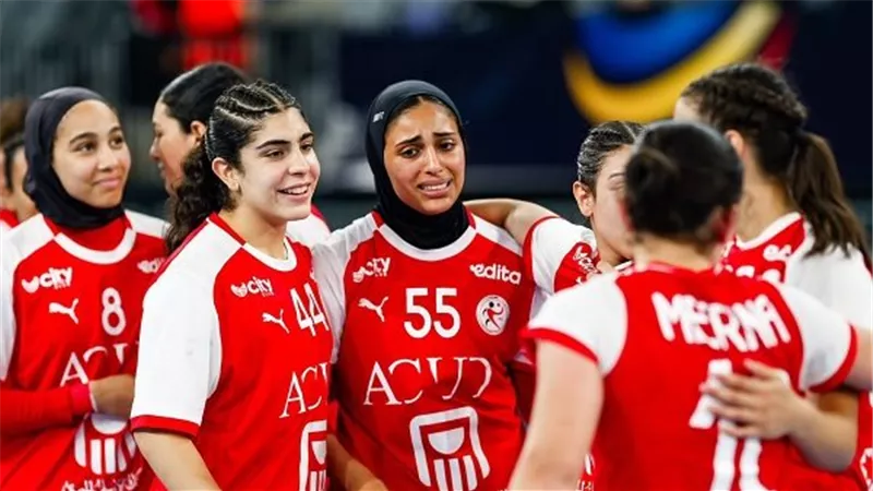 وزير الرياضة يهنئ رئيس اتحاد اليد بالفوز على الدنمارك في المونديال