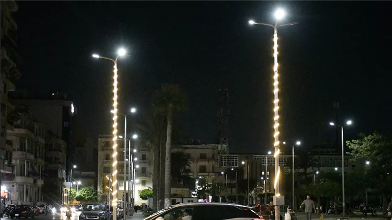 من إجمالي 5000 كشاف.. الانتهاء من تركيب 850 كشافًا جديد  بالأحياء ببورسعيد