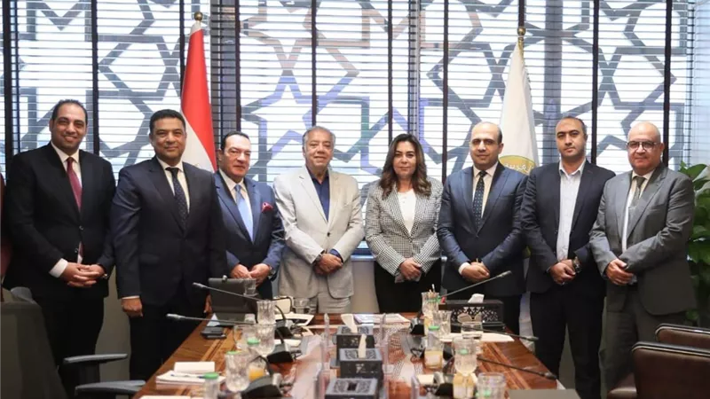 وزيرة البيئة تبحث مع غرفة الصناعات الكيماوية تطوير صناعة تدوير المخلفات ودعم الاقتصاد الأخضر