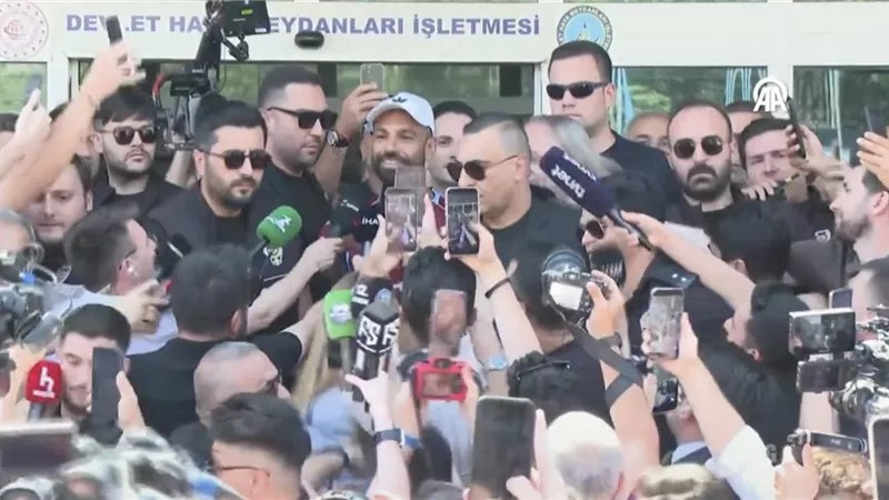 سر رسالة صلاح لجماهير طرابزون سبور.. ماذا قصد بـ«كل مكان هو ترابزون بالنسبة لنا»