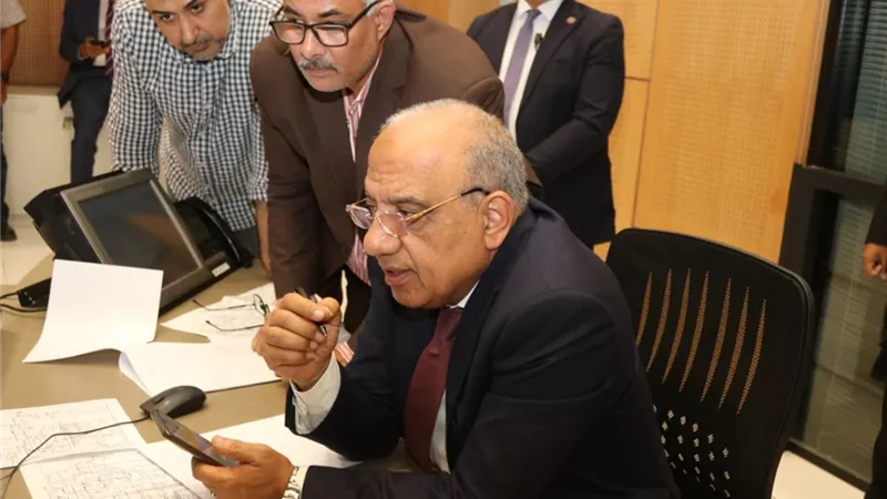  وزير الكهرباء يتابع خطة التشغيل لتأمين الشبكة الموحدة وضمان استمرارية التغذية