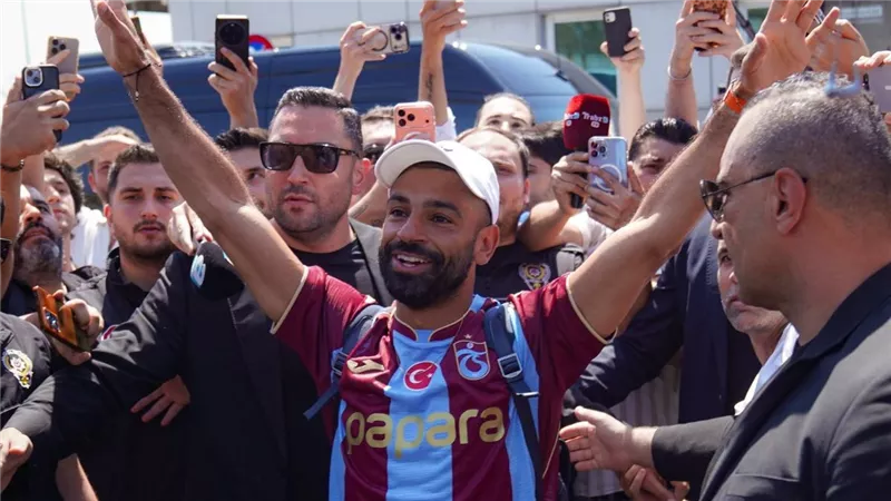 ناقد رياضي: محمد صلاح لا يبحث عن الأضواء.. ومن حقه اختيار المكان الذي يجد فيه 