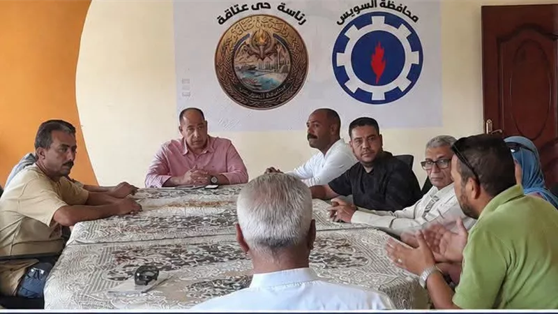 رئيس حي عتاقة يعقد اللقاء الأسبوعي للاستماع إلى شكاوى المواطنين وسرعة حلها