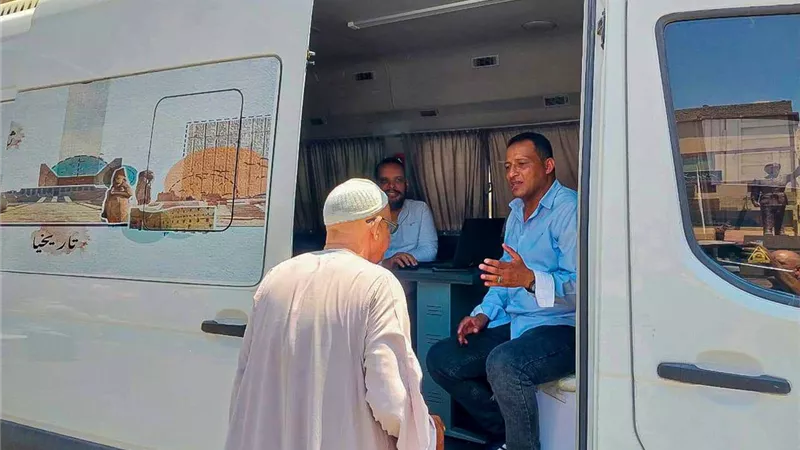 وصول المركز التكنولوجي المتنقل لميدان عبدالمنعم رياض لتقديم الخدمات الحكومية