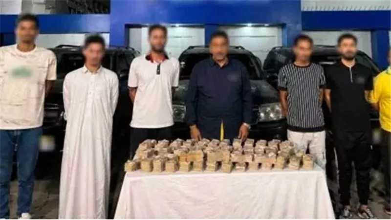 ضبط تشكيل عصابي بتهمة حجب 500 ألف عبوة سجائر داخل مخزن