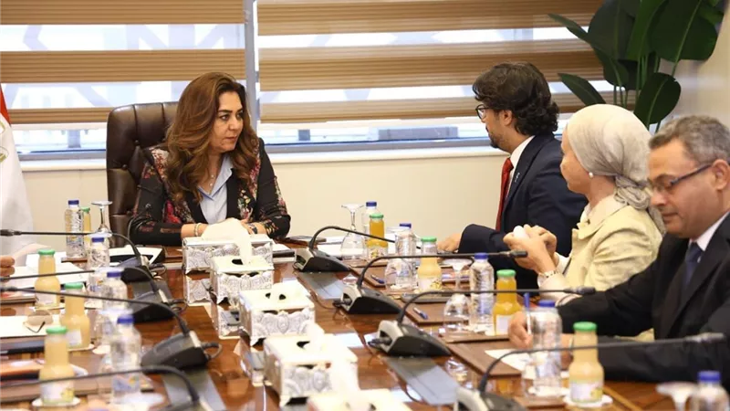 منال عوض تبحث مع البرلسي تطوير المحلة ودعم النظافة ومعالجة المشكلات الخدمية