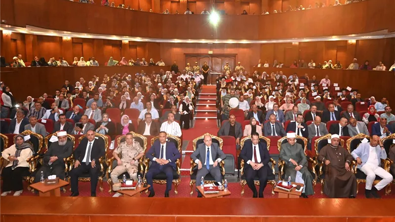 محافظ الغربية يكرم 100 من أوائل الجمهورية بالشهادات العامة والأزهرية