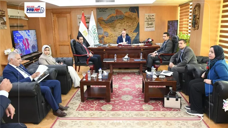 محافظ الفيوم يبحث مع نواب البرلمان مشكلات الخدمات ويوجه بسرعة حلها