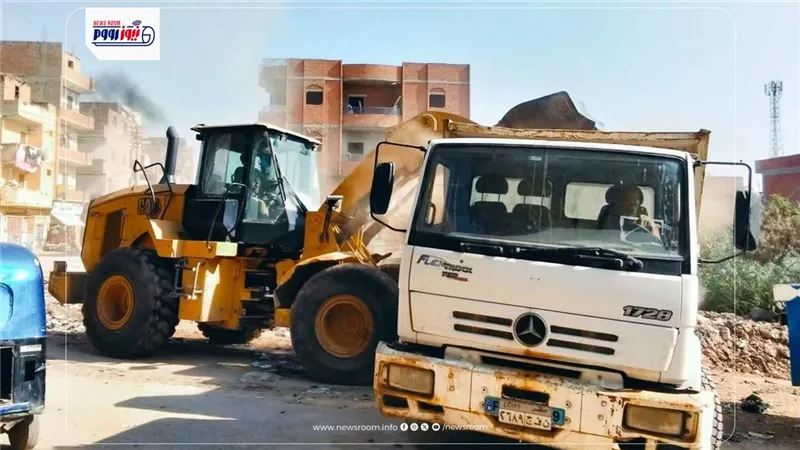 رفع 120 طن مخلفات في ملوي.. استمرار حملات النظافة المكثفة بمراكز وقرى المنيا