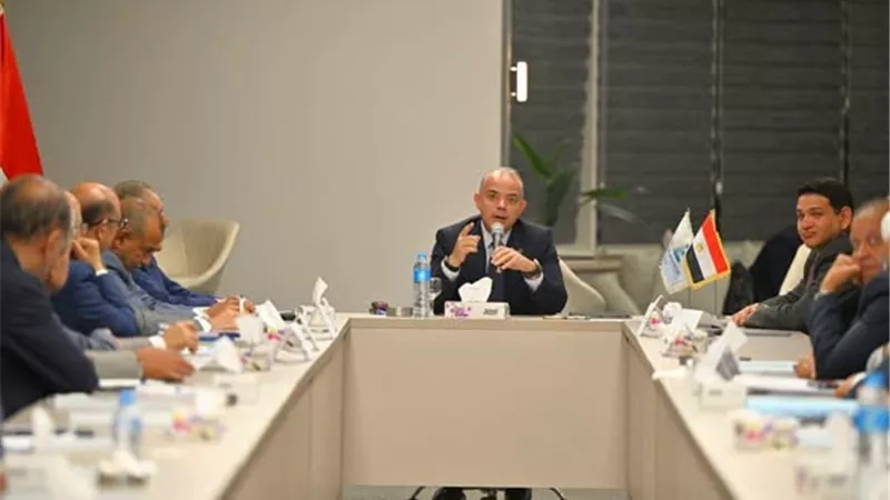 وزير الاستثمار يوجه برقمنة 