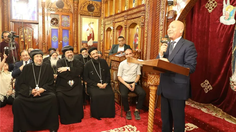افتتاح كنيسة العذراء والأنبا بيشوي والأنبا كاراس بشبرا بحضور محافظ القاهرة